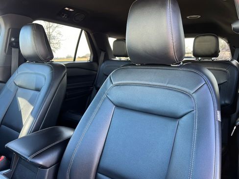 Used 2020 Ford Explorer XLT w/ Equipment Group 202A image 14
