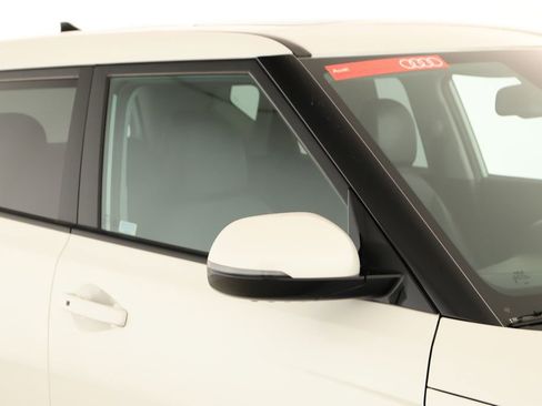 Used 2023 Kia Soul GT-Line FWD image 41