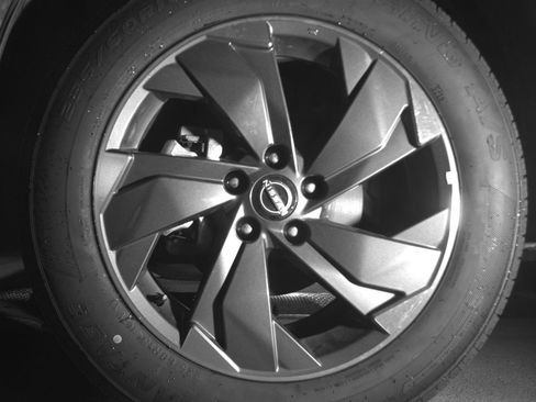 Used 2025 Nissan Rogue SV FWD image 12