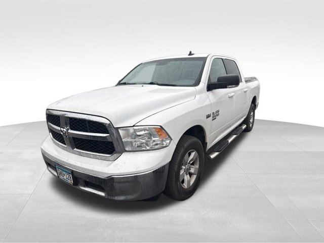 Used 2020 RAM 1500 Classic SLT w/ Luxury Group AWD/4WD image 4