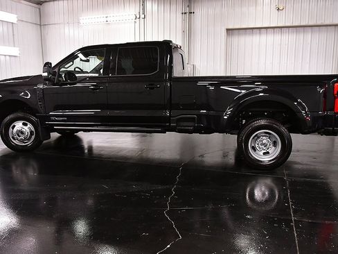 Used 2025 Ford F350 Platinum image 4