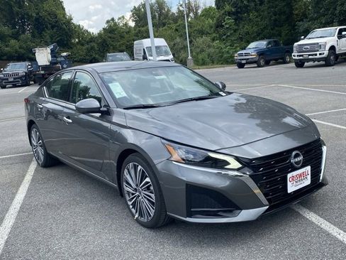 New 2025 Nissan Altima 2.5 SL image 2