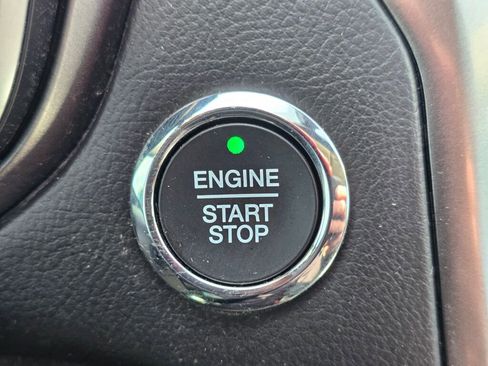 Used 2019 Ford Fusion SE FWD image 34