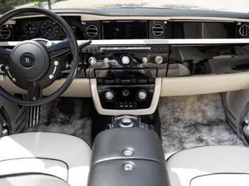 Used 2014 Rolls-Royce Phantom Drophead Coupe image 64