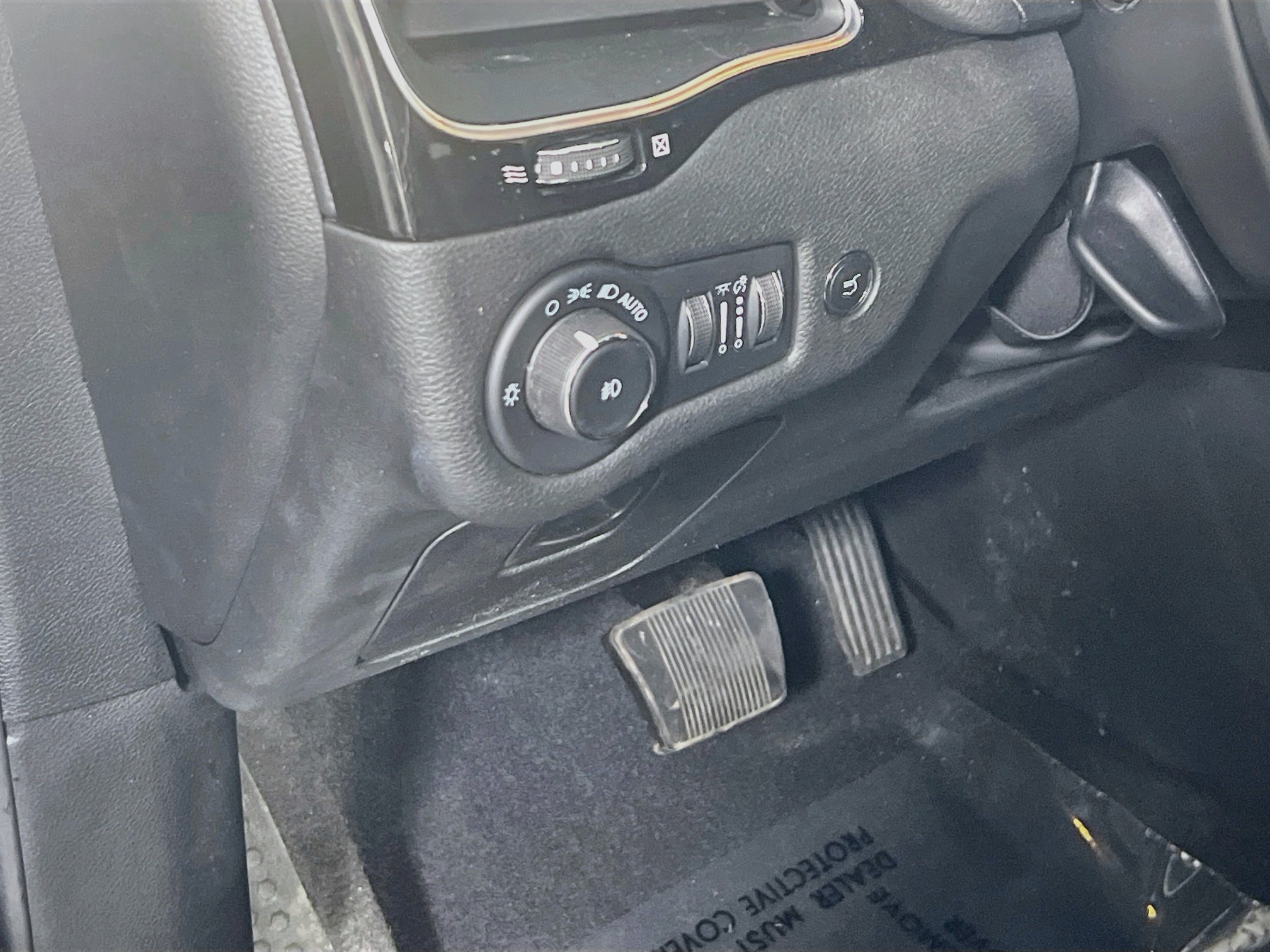 Used 2023 Jeep Cherokee Altitude Lux AWD/4WD image 10