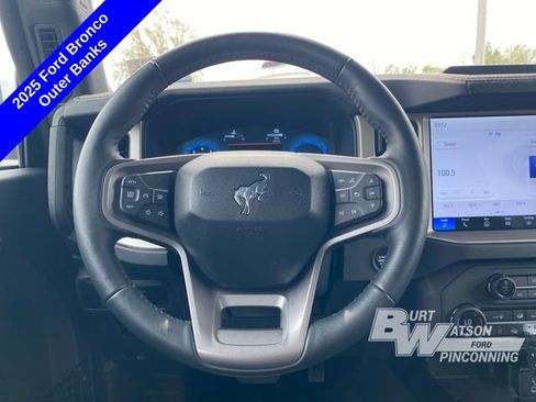 Used 2025 Ford Bronco Outer Banks AWD/4WD image 22