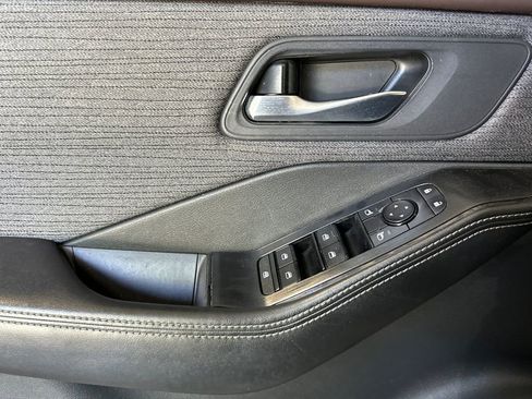 Used 2021 Nissan Rogue SV AWD/4WD image 11