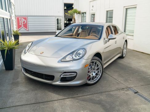 Used 2012 Porsche Panamera AWD/4WD image 3