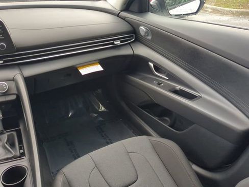 New 2026 Hyundai Elantra SE FWD image 16