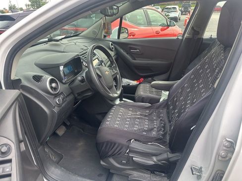 Used 2016 Chevrolet Trax LS FWD image 5