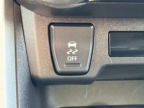 Used 2024 Toyota RAV4 LE AWD/4WD image 31