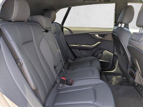Used 2019 Audi Q8 Premium Plus w/ Premium Plus AWD/4WD image 23