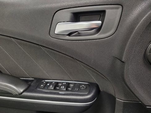 Used 2017 Dodge Charger R/T image 19
