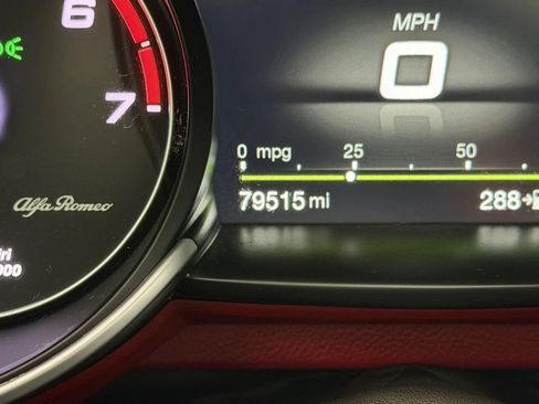 Used 2018 Alfa Romeo Giulia AWD image 14
