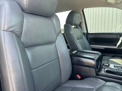 Used 2020 Toyota Tundra SR5 w/ SR5 Upgrade Package AWD/4WD image 29