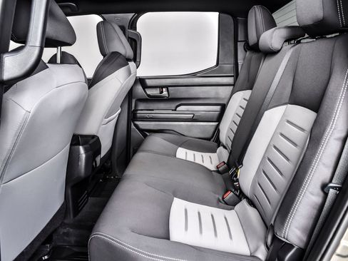 Used 2025 Toyota Tacoma TRD Sport AWD/4WD image 18