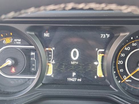 Used 2025 Jeep Wrangler Sport S image 15