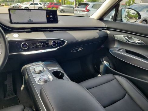 Used 2024 Genesis GV70 2.5T w/ Select Package AWD/4WD image 32