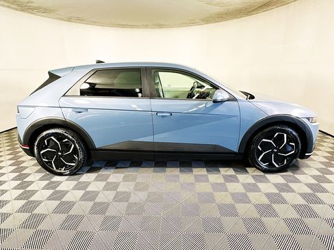 Used 2024 Hyundai Ioniq 5 SEL image 2