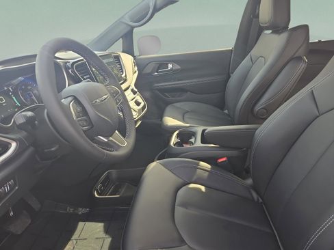 New 2026 Chrysler Voyager LX FWD image 14