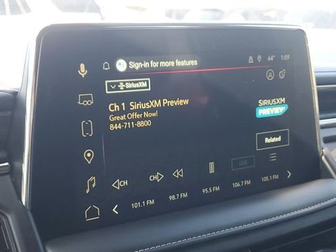 Used 2023 GMC Yukon SLT w/ SLT Luxury Package image 19