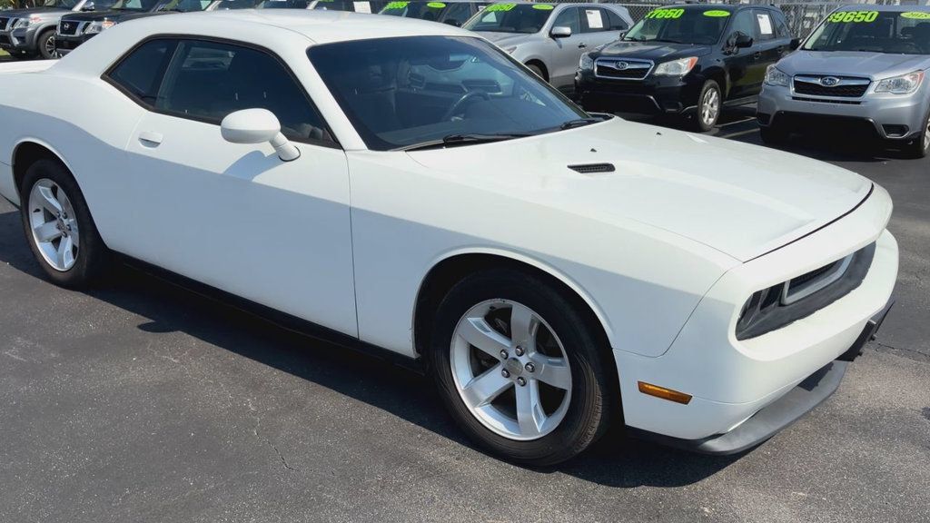Used 2013 Dodge Challenger SXT RWD image 2