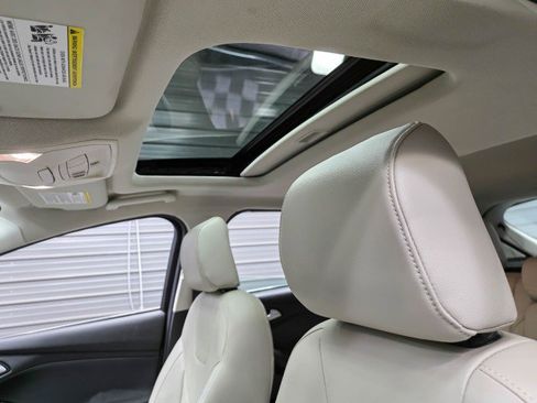 Used 2018 Ford Focus Titanium FWD image 16