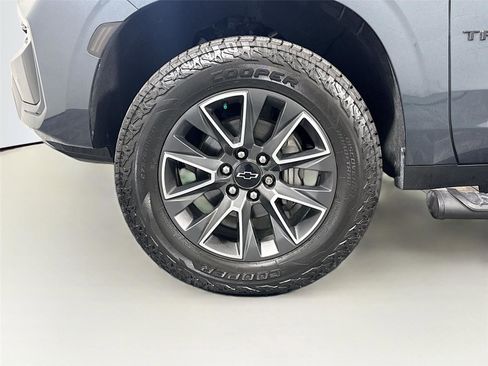 Used 2021 Chevrolet Tahoe Z71 w/ Luxury Package AWD/4WD image 34