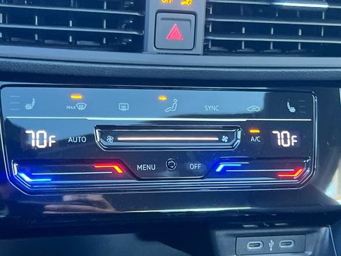 New 2026 Volkswagen Jetta SE FWD image 19