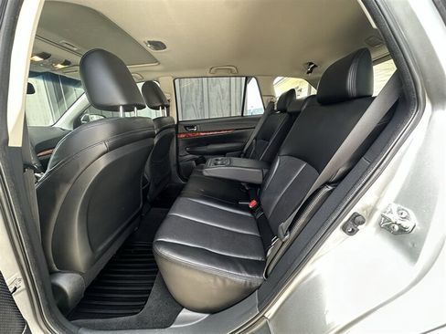 Used 2011 Subaru Outback 3.6R Limited AWD/4WD image 46