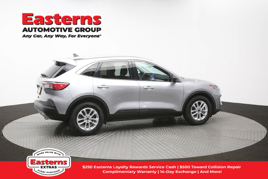 Used 2022 Ford Escape SE FWD image 45