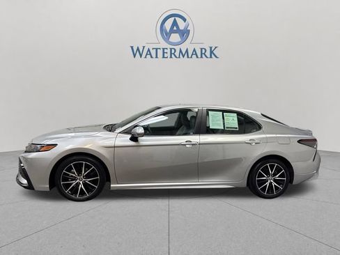 Used 2021 Toyota Camry SE AWD/4WD image 2