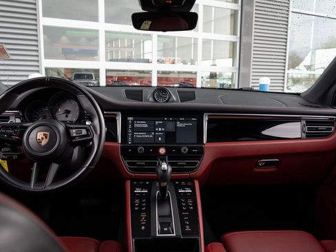 Used 2022 Porsche Macan S w/ Premium Package Plus AWD/4WD image 36