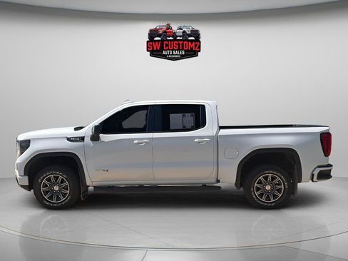 Used 2024 GMC Sierra 1500 AT4 w/ Technology Package AWD/4WD image 4