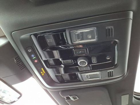 New 2026 Chevrolet Suburban High Country image 25