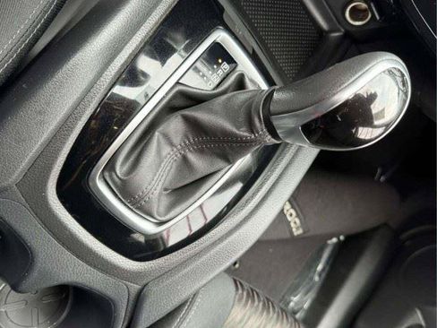 Used 2019 Nissan Rogue SV FWD image 37