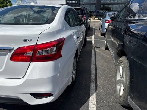 Used 2019 Nissan Sentra SV FWD image 4