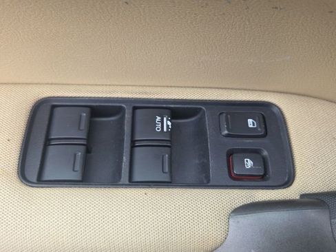 Used 2011 Honda CR-V LX image 16