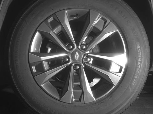 Used 2025 Chevrolet Equinox LT image 14