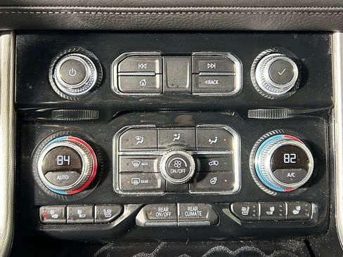 Used 2024 GMC Yukon Denali w/ Denali Reserve Package AWD/4WD image 26
