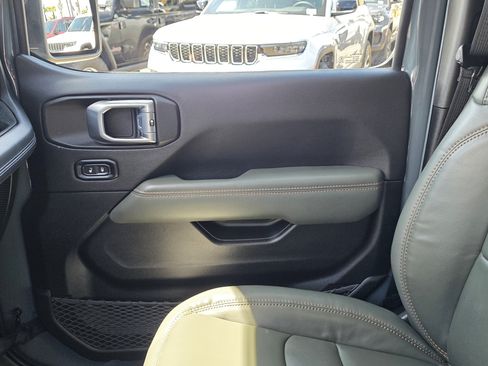 New 2026 Jeep Gladiator Mojave AWD/4WD image 10