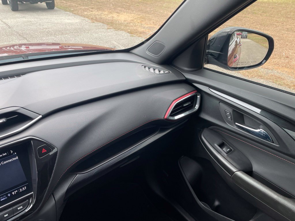 Used 2023 Chevrolet TrailBlazer RS w/ Sun and Liftgate Package FWD image 31