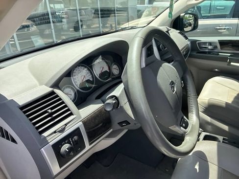 Used 2009 Dodge Grand Caravan SXT FWD image 23