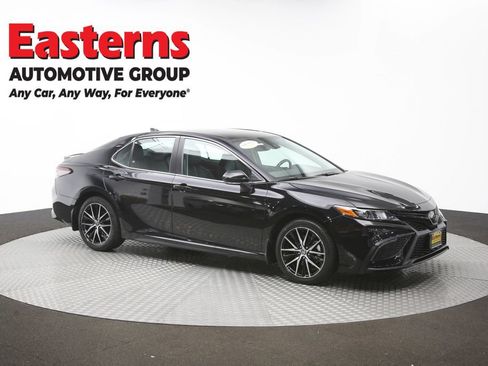 Used 2024 Toyota Camry SE w/ Cold Weather Package FWD image 47