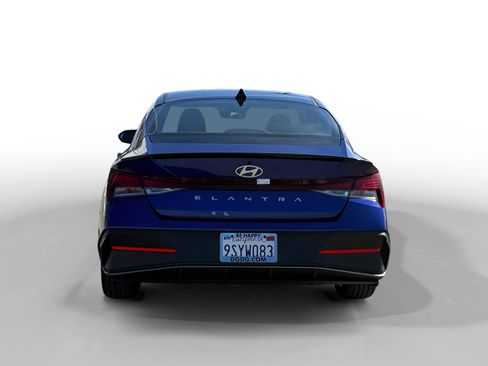 Certified 2025 Hyundai Elantra Sport image 4