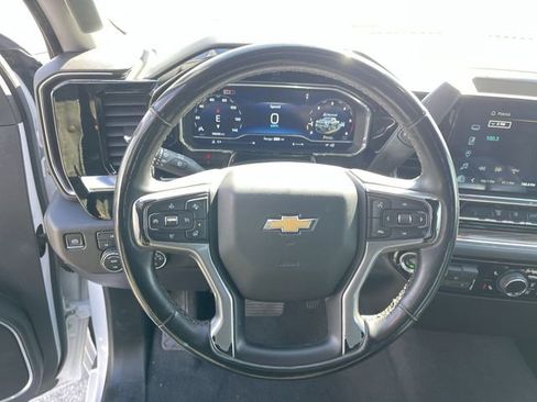 Used 2024 Chevrolet Silverado 2500 LT AWD/4WD image 14