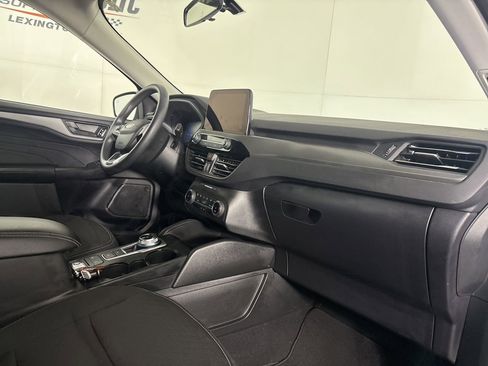 Used 2025 Ford Escape Active image 28
