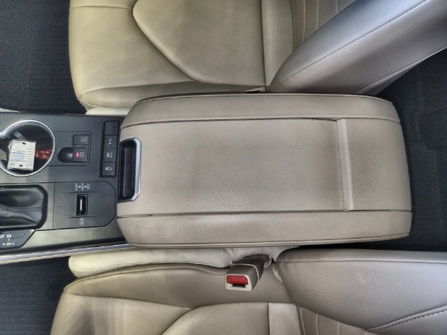 Used 2021 Toyota Highlander XLE AWD/4WD image 21