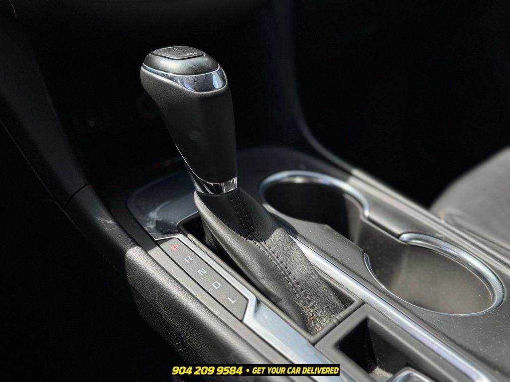 Used 2018 Chevrolet Equinox Premier FWD image 13