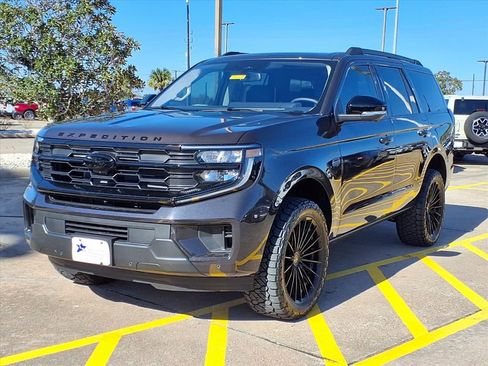 New 2025 Ford Expedition Active image 1